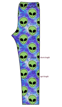 Load image into Gallery viewer, Green Aliens Basic Leggings