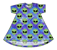 Load image into Gallery viewer, Green Aliens Basic T-Shirt Dress