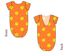 Load image into Gallery viewer, Smiley Checks Leo