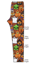 Load image into Gallery viewer, Retro Spooky Snacks Basic Leggings