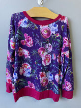 Load image into Gallery viewer, RTS Moody Floral Classic Crew