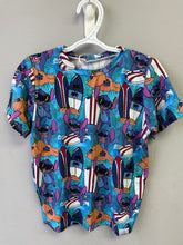 Load image into Gallery viewer, RTS Surfing Alien Basic Tee