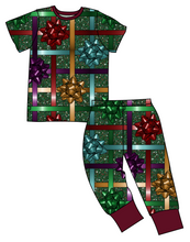 Load image into Gallery viewer, Gift Bows Basic Loungewear Set